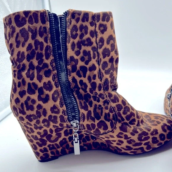 Ladies Faux Suede Leopard Print ankle boots, - Picture 4 of 7